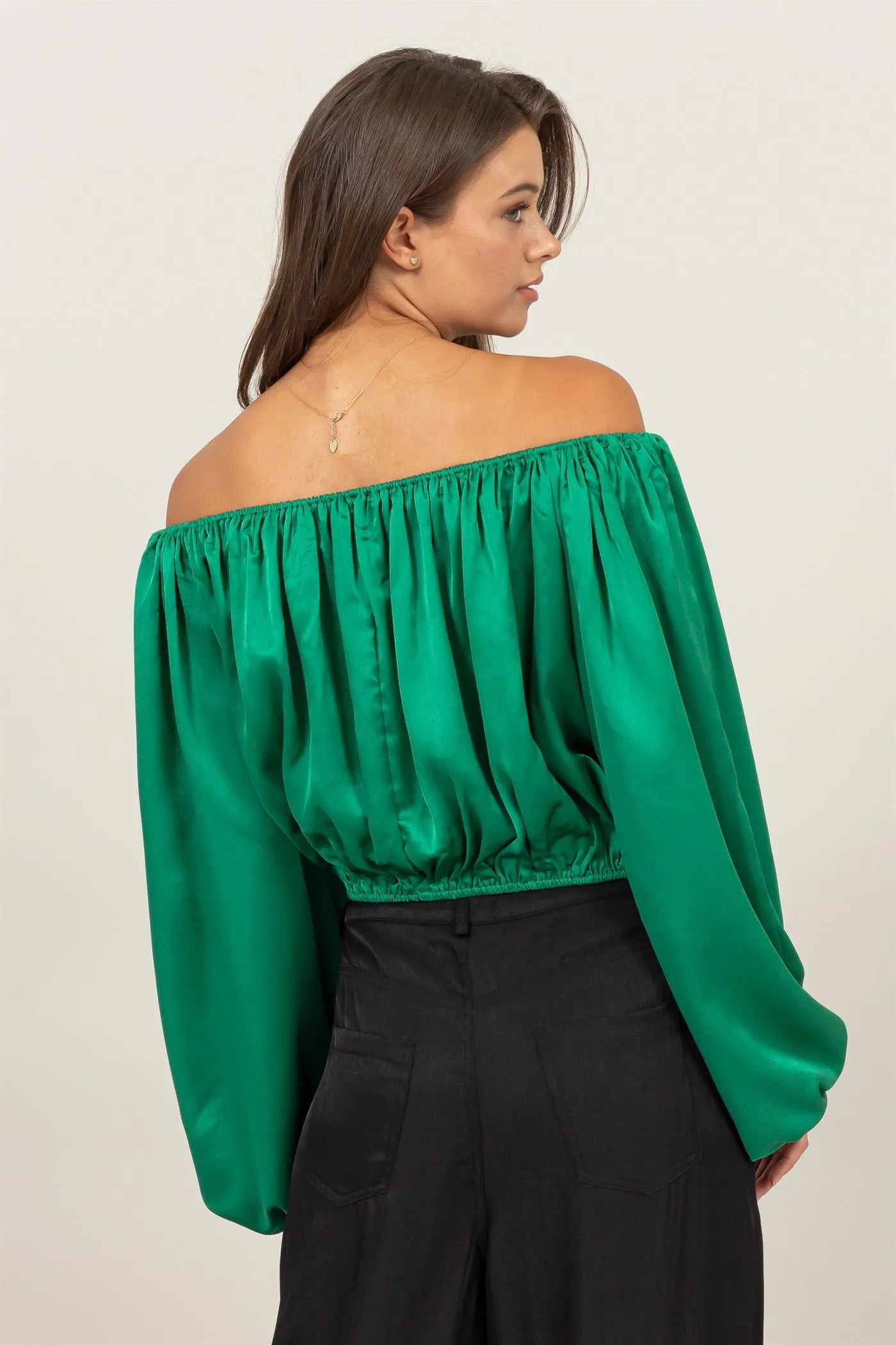 HF24F930-OFF-SHOULDER SATIN BALLOON SLEEVE TOP