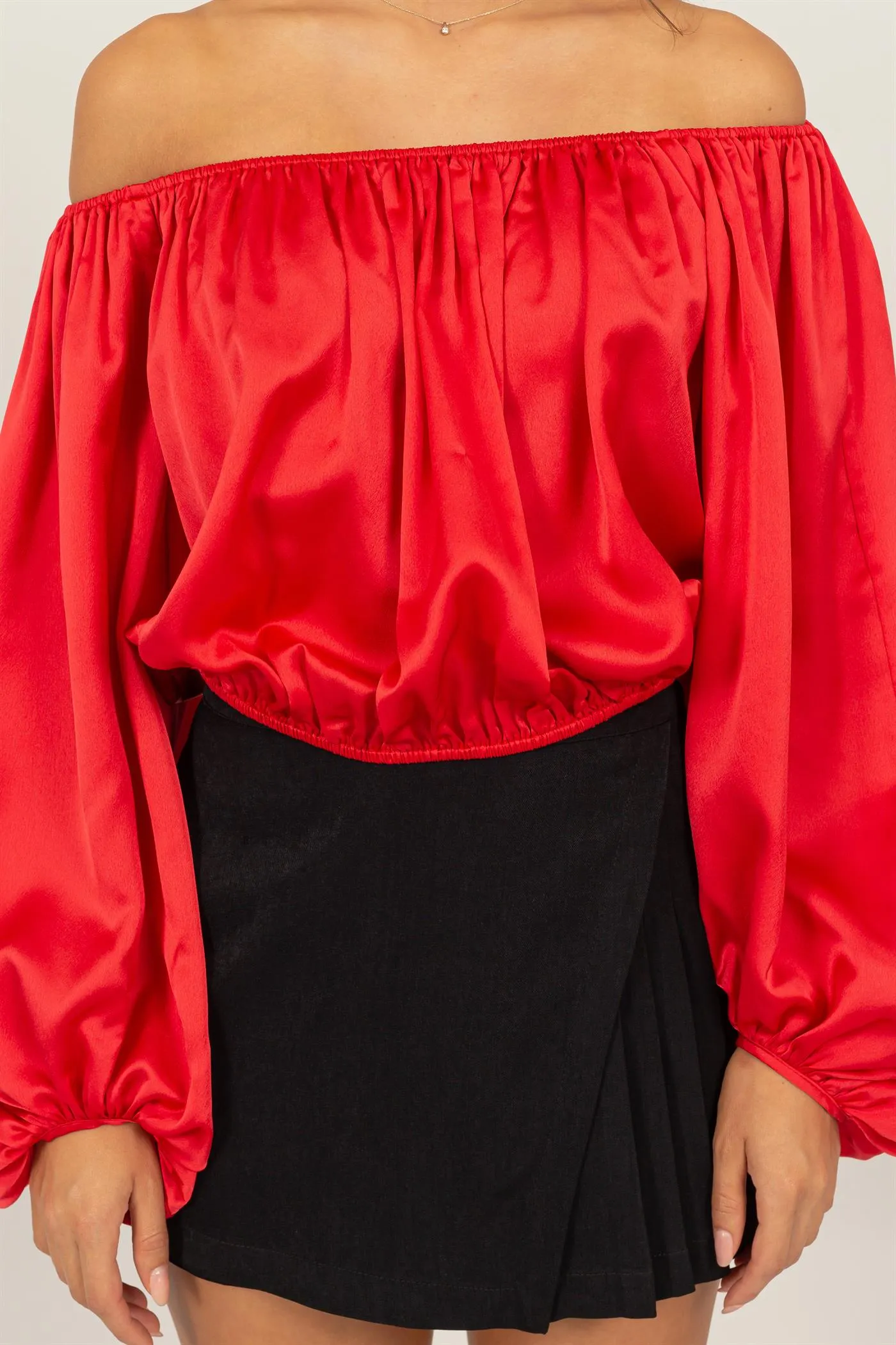 HF24F930-OFF-SHOULDER SATIN BALLOON SLEEVE TOP